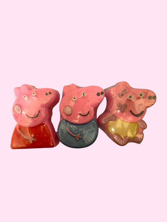 Peppa, George & Evie Pig Bath Bomb Bundle in Gift Box | Includes 3 Designs as Pictured | Handmade, Cruelty-free & Vegan